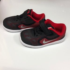 Toddler Boy size 7 Nike’s